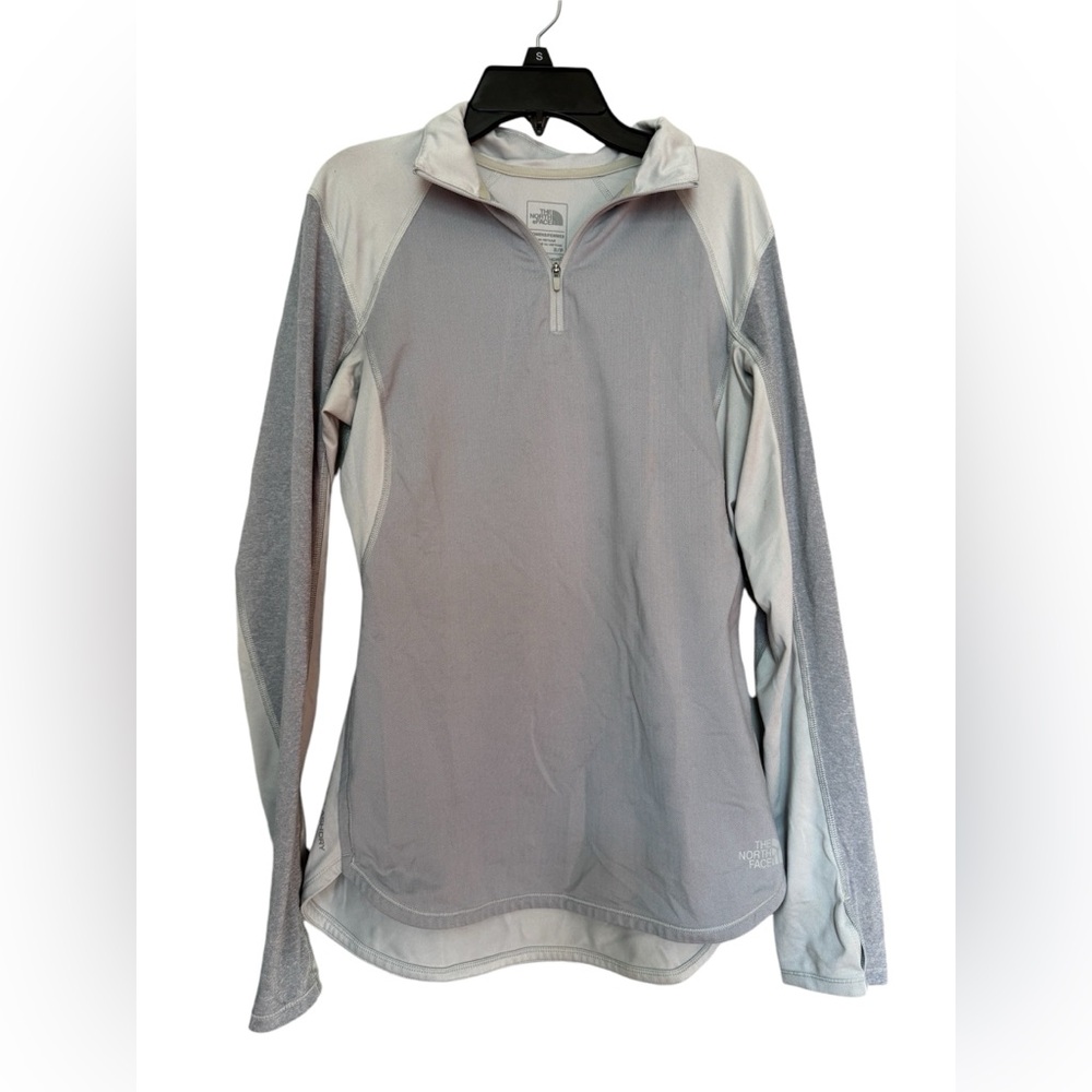 The North Face long‎ sleeved 1/4 zip shirt gray size S women’s